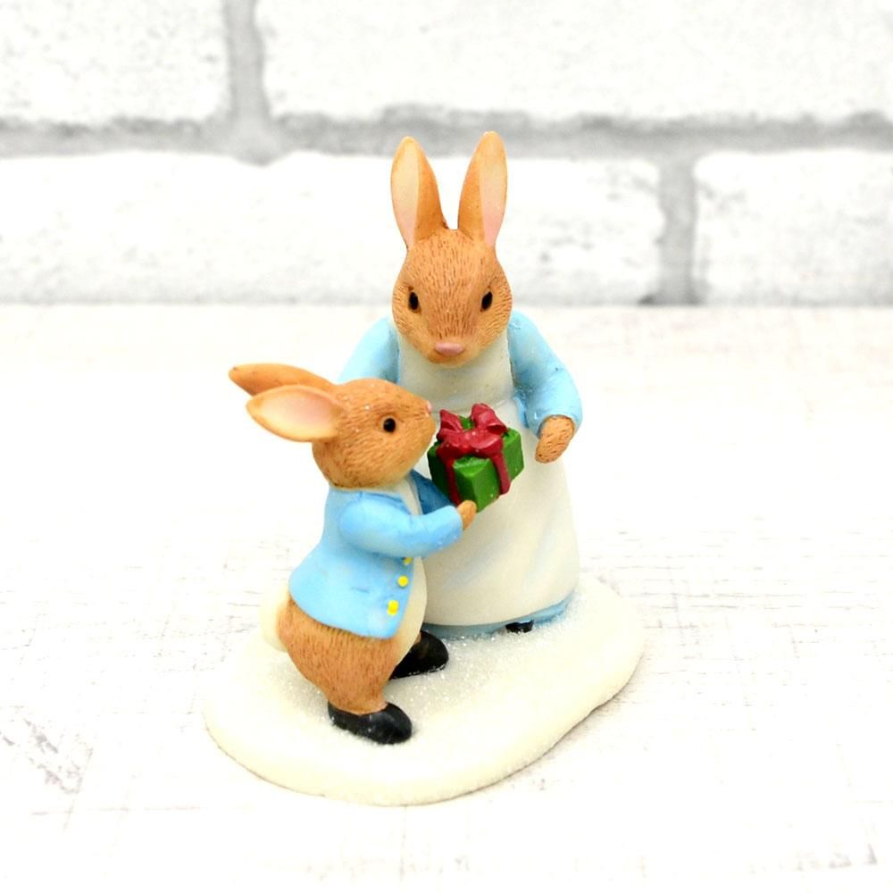 Mrs. Rabbit Passing Peter Rabbit aesent Figurine