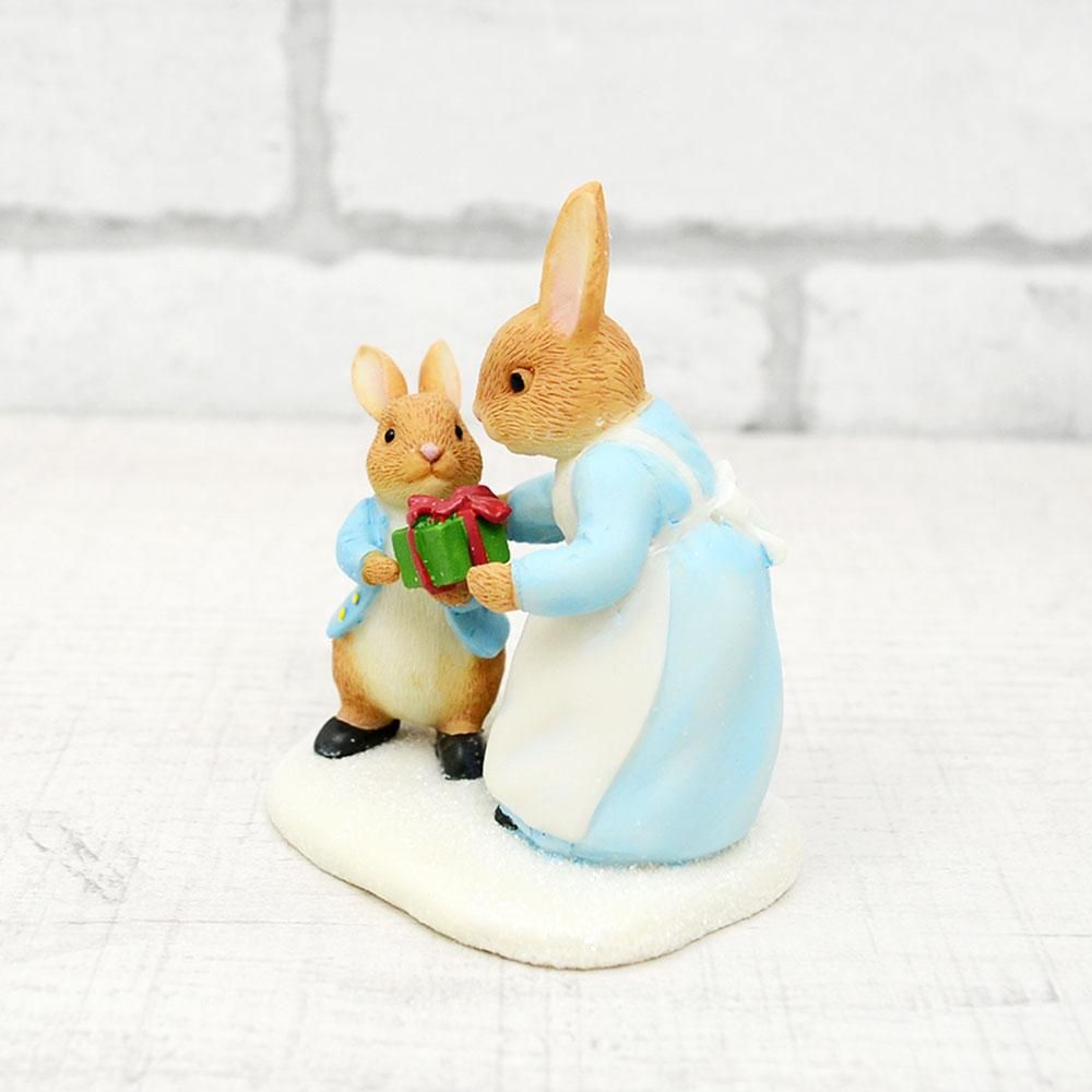 Mrs. Rabbit Passing Peter Rabbit aesent Figurine