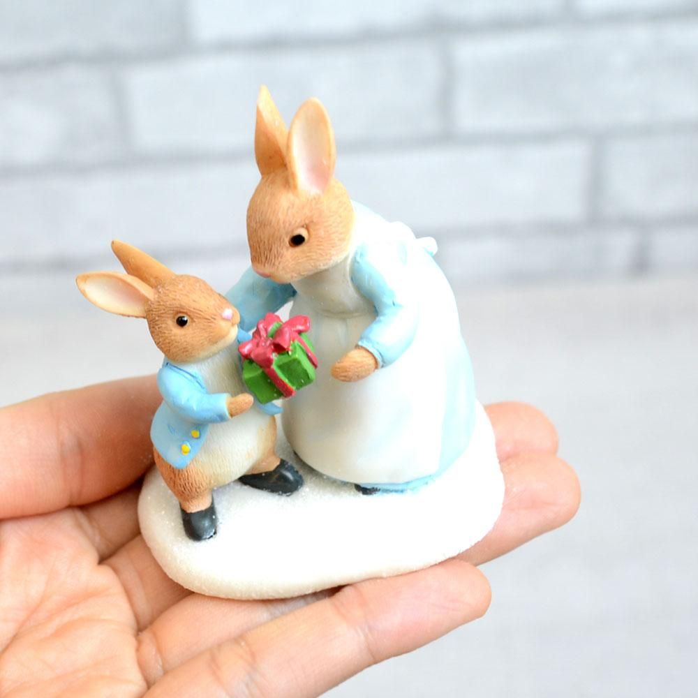 Mrs. Rabbit Passing Peter Rabbit aesent Figurine
